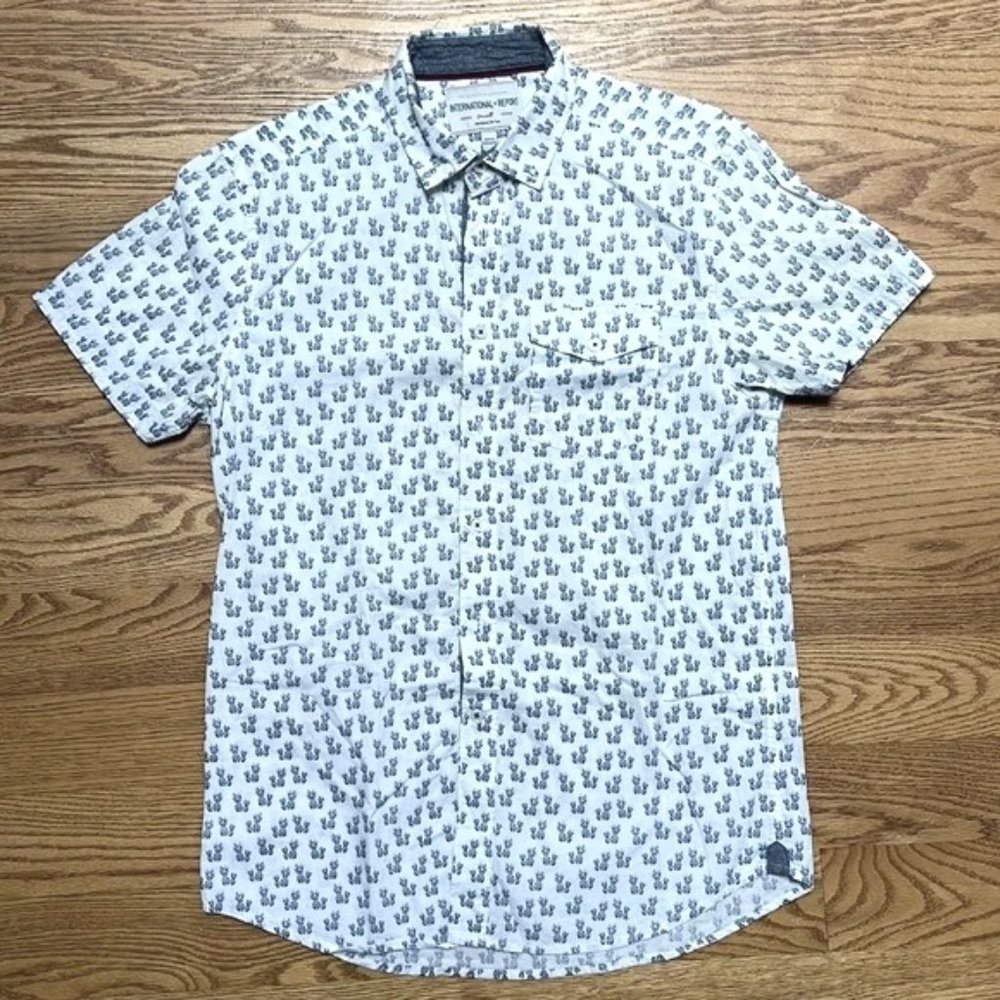 International Report Half Sleeve Button Up - Pineapple Print - Men's Size: S